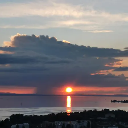Aussergewoehnliches Loft Am Pfaenderhang Mit Seeblick