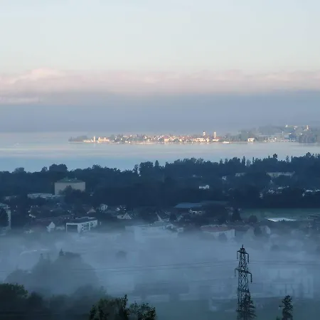 Aussergewoehnliches Loft Am Pfaenderhang Mit Seeblick
