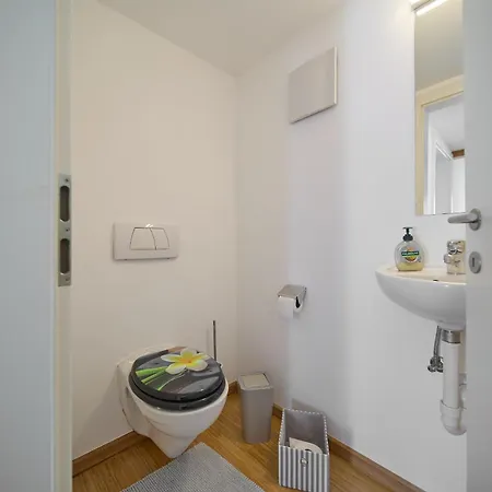 Aussergewoehnliches Loft Am Pfaenderhang Mit Seeblick Appartamento Lochau